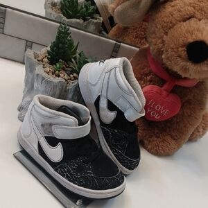 Nike Black and White Marble Force Toddler Sneakers